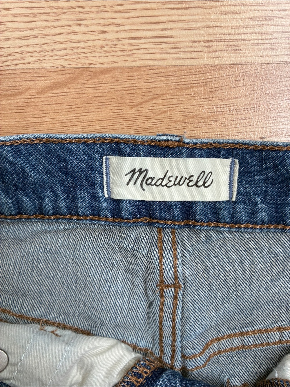 Madewell Vintage Wash Blue Boyfriend Jeans - Picture 2 of 4